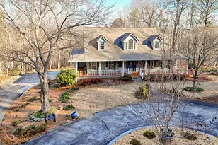 330 Scarlet Ln, Lakemont, GA 30552 - Photo 2