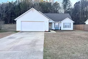 75 Canterbury Dr, Grantville, GA 30220 - Photo 1