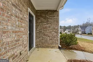 423 Pearson Cir, Hampton, GA 30228 - Photo 4