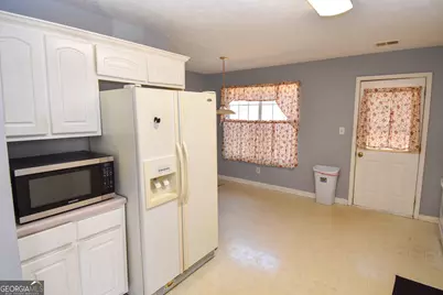 120 Park Place, Barnesville, GA 30204 - Photo 4