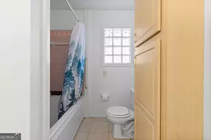 6449 Paradise Point Rd, Flowery Branch, GA 30542 - Photo 18