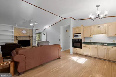 6449 Paradise Point Road, Flowery Branch, GA 30542 - Photo 14