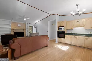 6449 Paradise Point Rd, Flowery Branch, GA 30542 - Photo 14