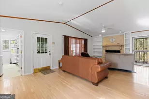 6449 Paradise Point Rd, Flowery Branch, GA 30542 - Photo 10