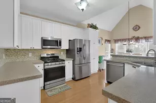 5252 Deep Springs Dr, Stone Mountain, GA 30087 - Photo 14