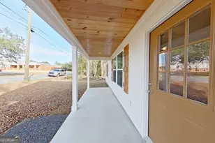 1021 11th Ave NW, Moultrie, GA 31768 - Photo 2