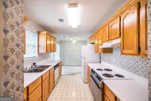 1560 Sweetwater Dr, Warner Robins, GA 31088 - Photo 14