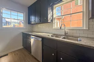 239 E Doyle St, Toccoa, GA 30577 - Photo 8