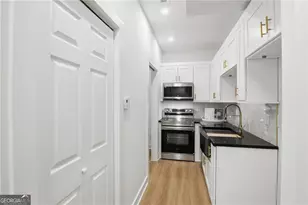 6305 Shannon Pkwy, Union City, GA 30291 - Photo 14