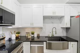 6305 Shannon Pkwy, Union City, GA 30291 - Photo 4