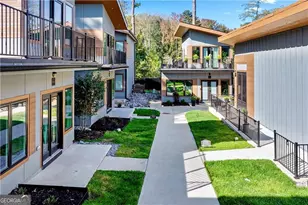 6305 Shannon Pkwy, Union City, GA 30291 - Photo 16