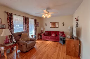 104 Ridgedale Dr, Warner Robins, GA 31088 - Photo 2