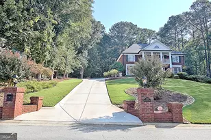 300 Broadmoor Dr, Fayetteville, GA 30215 - Photo 2
