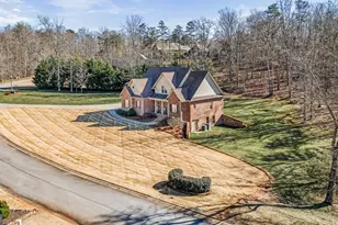 263 Woodmont Dr, Cornelia, GA 30531 - Photo 2