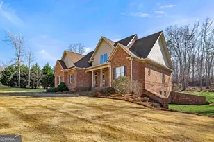 263 Woodmont Dr, Cornelia, GA 30531 - Photo 4