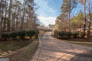 64 Waterview Ct, Lagrange, GA 30240 - Photo 2