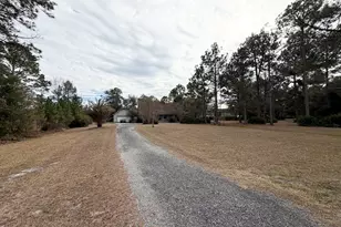 2124 Horseshoe Cove Rd, Waverly, GA 31565 - Photo 2