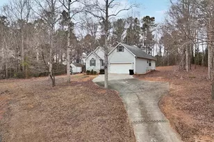192 Duncans Mill Dr, Locust Grove, GA 30248 - Photo 2
