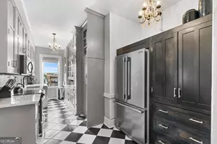 24 E Liberty St, Savannah, GA 31401 - Photo 10