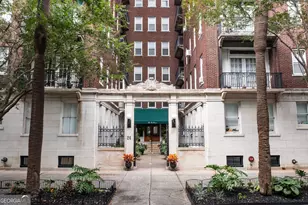 24 E Liberty St, Savannah, GA 31401 - Photo 2