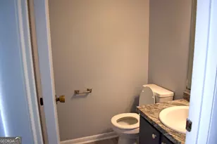 912 Pineland Ave, Hinesville, GA 31313 - Photo 4