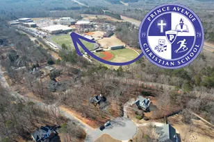 1000 Holcomb Ct, Bogart, GA 30622 - Photo 4