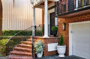 42 Chaucer St, Savannah, GA 31410 - Photo 2