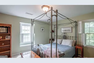 4002 Edgewood Court, Marietta, GA 30068 - Photo 12