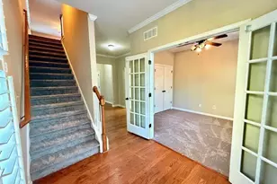 525 Grove Field Ct, Suwanee, GA 30024 - Photo 2