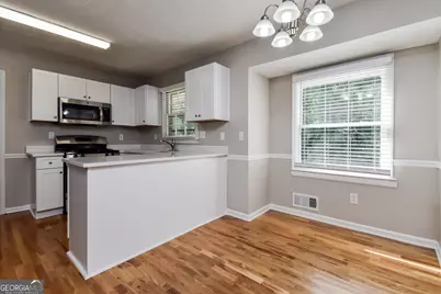 627 Rockborough Drive, Stone Mountain, GA 30083 - Photo 4