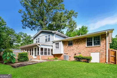 627 Rockborough Drive, Stone Mountain, GA 30083 - Photo 16