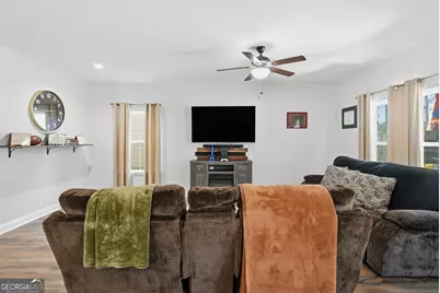 729 Fairview Circle, Hinesville, GA 31313 - Photo 8