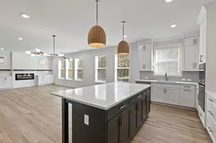 2410 Reserve Manor Ct, Lawrenceville, GA 30043 - Photo 16