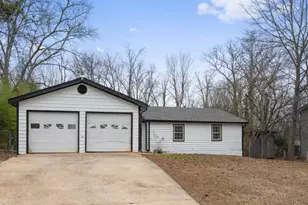 2814 Woodhollow Ln, Jonesboro, GA 30236 - Photo 2