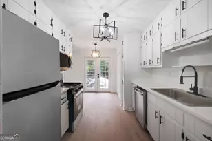 2814 Woodhollow Ln, Jonesboro, GA 30236 - Photo 10