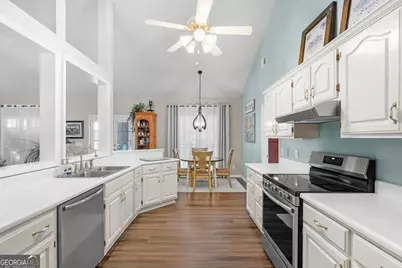 1018 Hunters Pointe Drive, Statesboro, GA 30461 - Photo 10