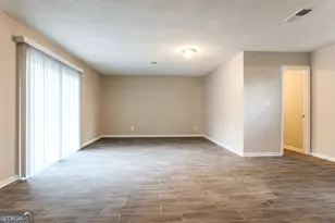 8621 Chestnut Ln, Lithia Springs, GA 30122 - Photo 10