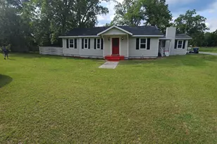 119 E Wacona Dr, Waycross, GA 31501 - Photo 2