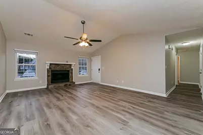 10376 Surf Court, Jonesboro, GA 30238 - Photo 4