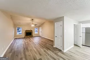 10376 Surf Ct, Jonesboro, GA 30238 - Photo 2