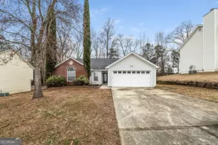 831 Rosewood Cir, Jonesboro, GA 30238 - Photo 1