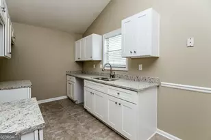 831 Rosewood Cir, Jonesboro, GA 30238 - Photo 6