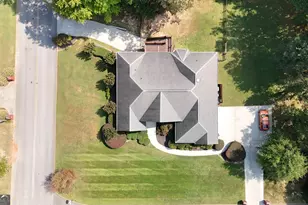 201 E Tennant Cir, Chickamauga, GA 30707 - Photo 2