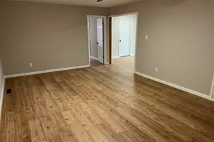 82 Hubbard St, Bowersville, GA 30516 - Photo 6