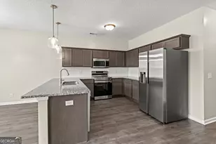 199 Brightleaf Cir, Hinesville, GA 31313 - Photo 2
