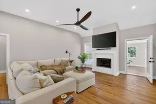 332 Edge Water Dr, Brunswick, GA 31525 - Photo 12