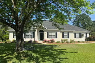332 Edge Water Dr, Brunswick, GA 31525 - Photo 2