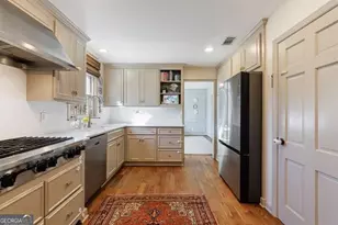 6250 Weatherly Dr, Atlanta, GA 30328 - Photo 16