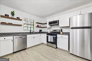 1058 Falling Water Dr SE, Smyrna, GA 30080 - Photo 4