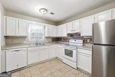 136 Sterling Court, Alpharetta, GA 30004 - Photo 4